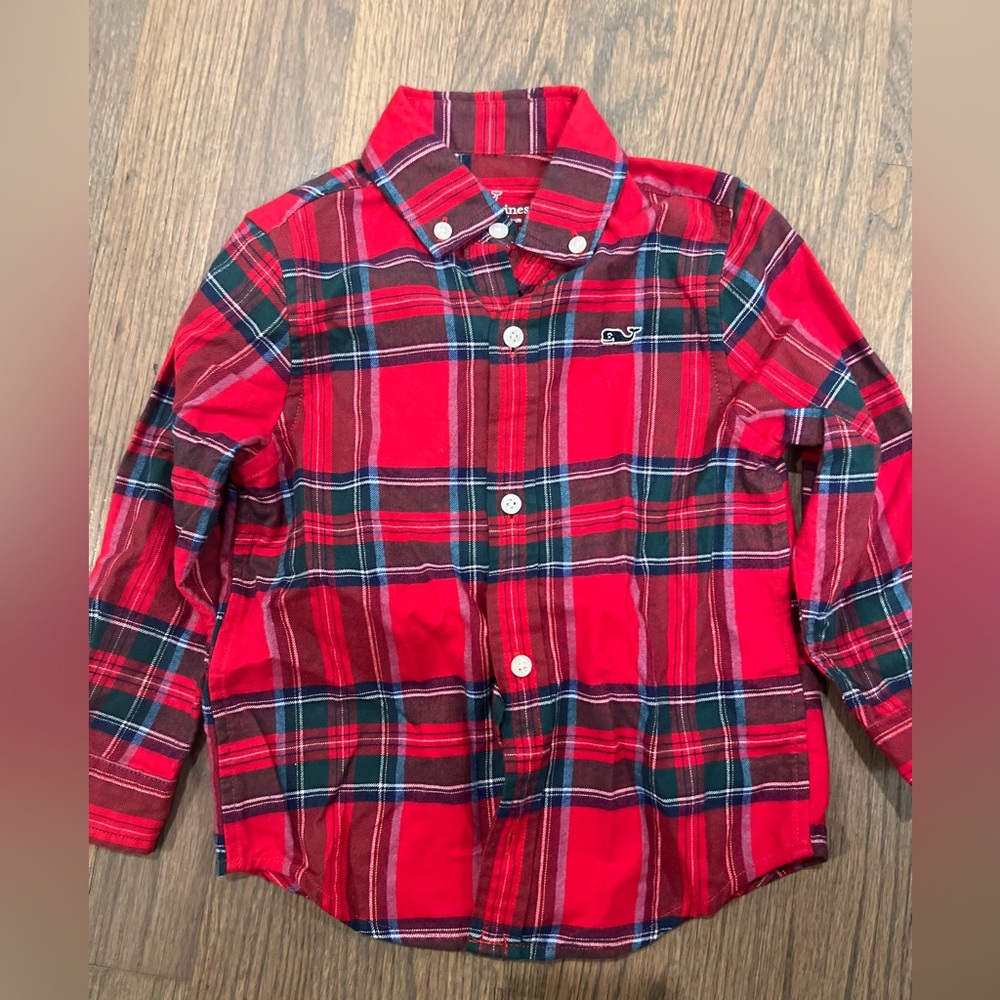 Vineyard vines button down shirt